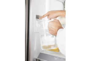 Réfrigérateur congélateur 3 portes 573L inox Bosch KFF96PIEP